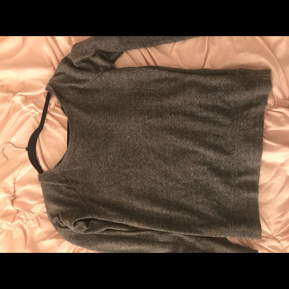 grey shirt